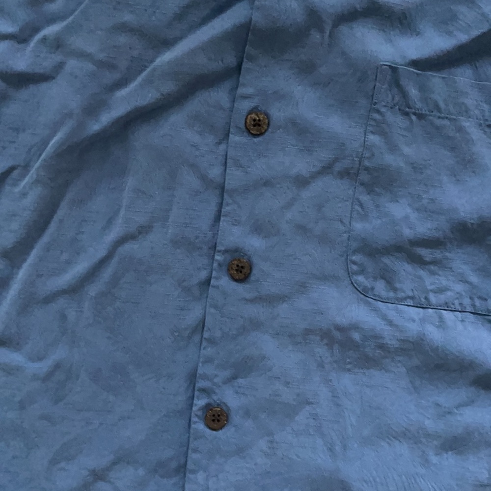 Tommy bahama shirt - Picture 4 of 4